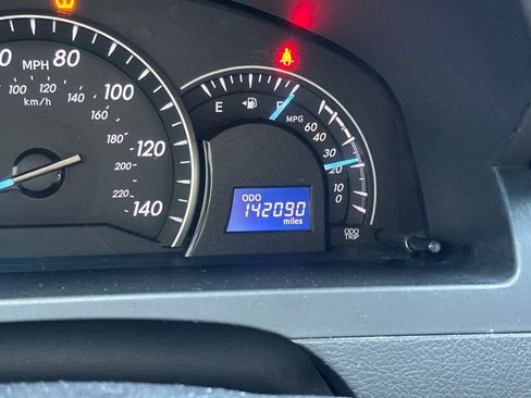 Used 2012 Toyota Camry LE image 21