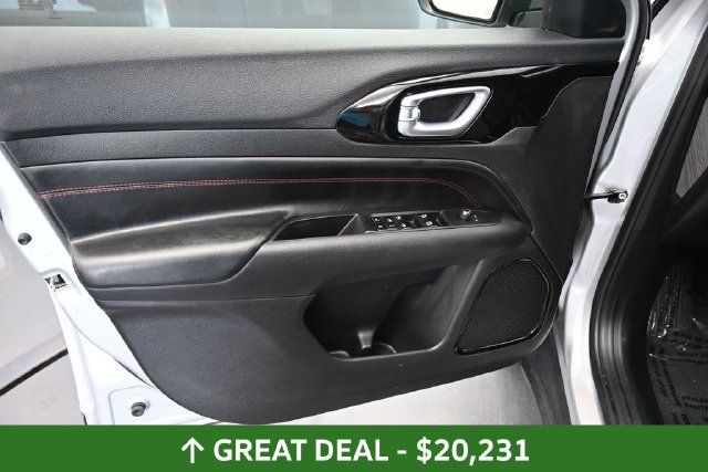 Used 2025 Jeep Compass Trailhawk AWD/4WD image 19