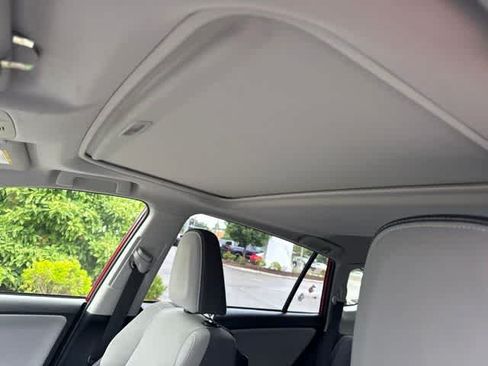Used 2015 Toyota RAV4 XLE AWD/4WD image 11