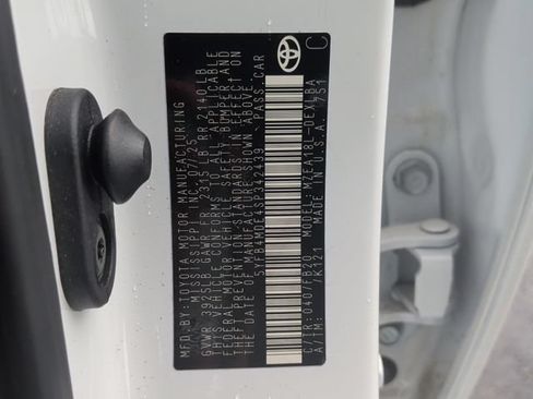 Used 2025 Toyota Corolla LE FWD image 35