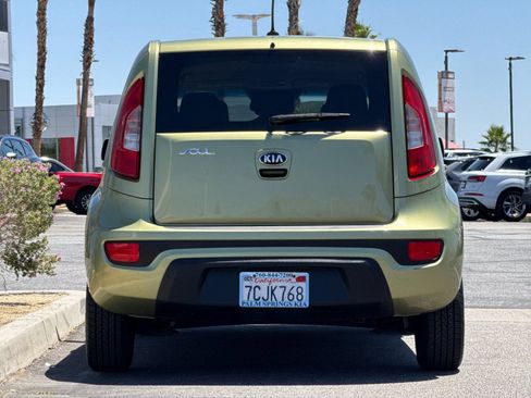 Used 2013 Kia Soul FWD image 4