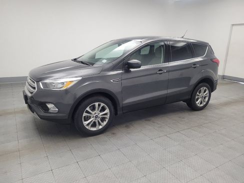Used 2019 Ford Escape SE image 2