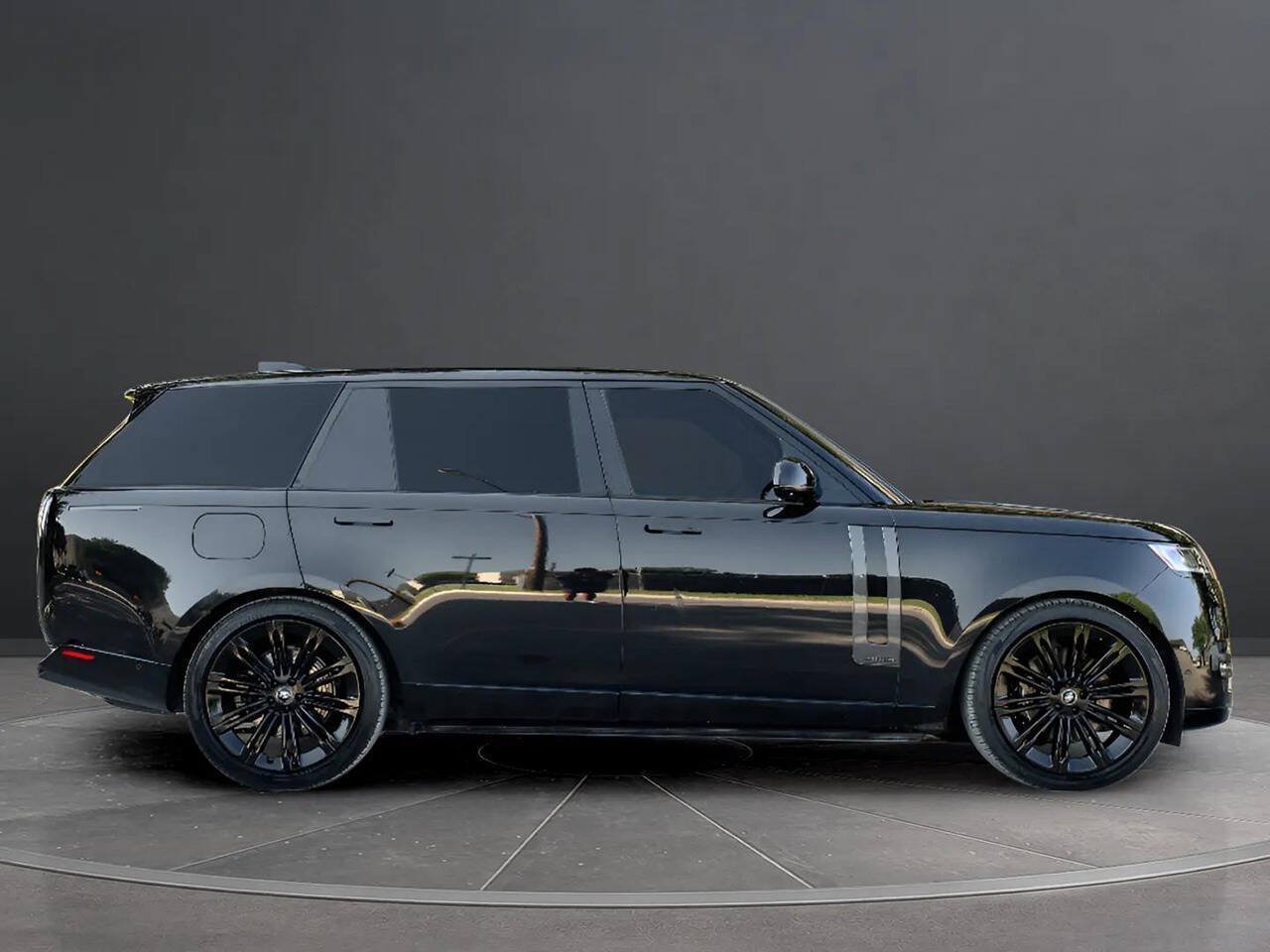 Used 2024 Land Rover Range Rover Long Wheelbase Autobiography AWD/4WD image 5