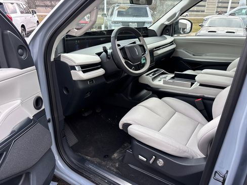 New 2026 Lincoln Navigator Reserve w/ Jet Appearance Package AWD/4WD image 24
