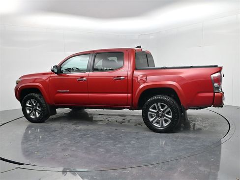 Used 2019 Toyota Tacoma Limited image 5