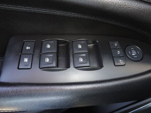 Used 2015 Cadillac Escalade Premium RWD image 36