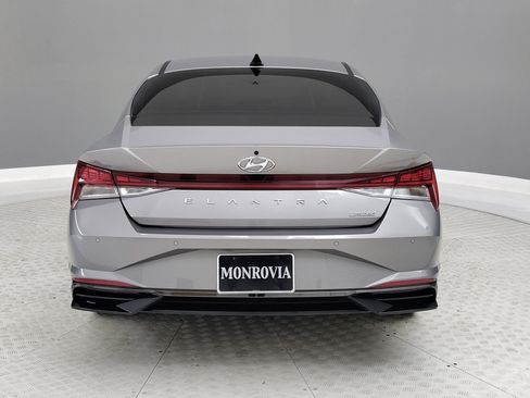 Used 2023 Hyundai Elantra Limited image 7