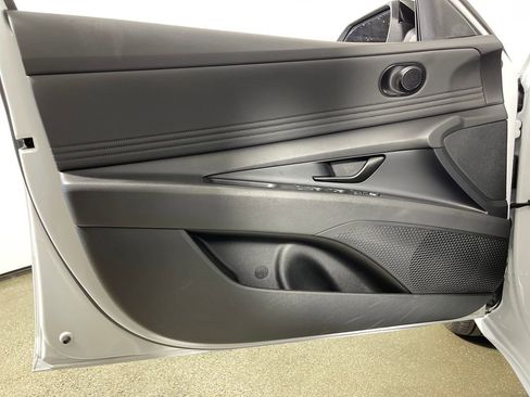 Certified 2025 Hyundai Elantra Sport FWD image 20