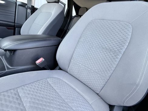 Used 2021 Ford Escape SE image 25