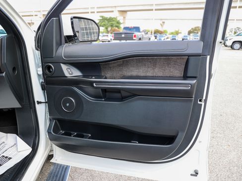 Used 2021 Ford Expedition Limited RWD image 47