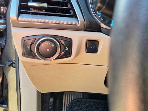 Used 2017 Ford Fusion SE image 17