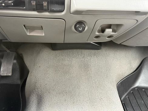 Used 2006 Ford F350 Lariat image 25