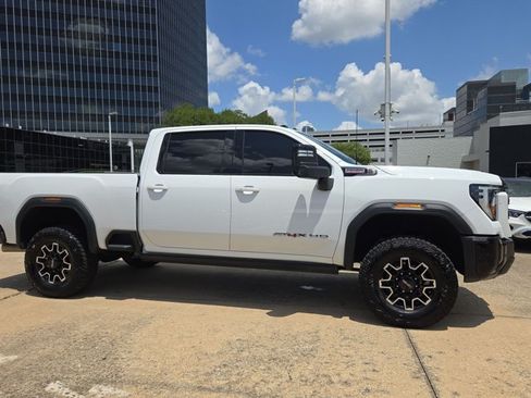 Used 2026 GMC Sierra 2500 AT4X AWD/4WD image 4