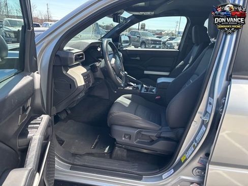 Used 2024 Toyota Tacoma TRD Off-Road AWD/4WD image 19