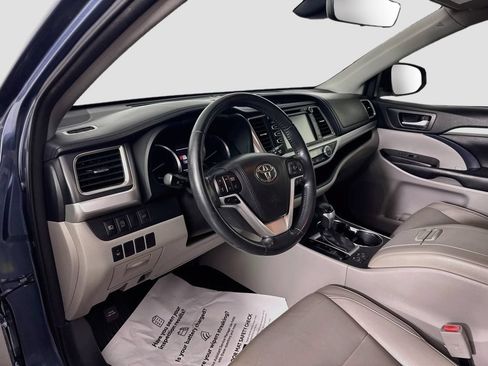 Used 2017 Toyota Highlander XLE FWD image 9