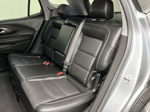 Used 2024 GMC Terrain SLT image 10