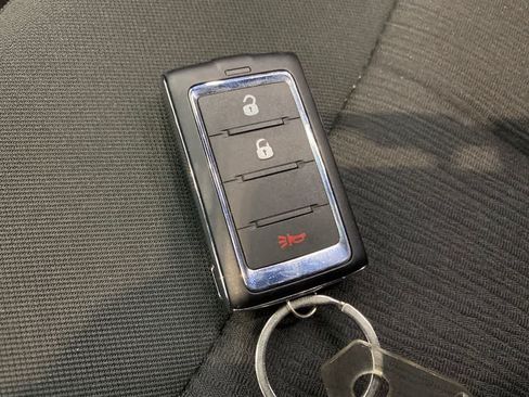 Used 2025 Jeep Grand Cherokee L Laredo AWD/4WD image 31