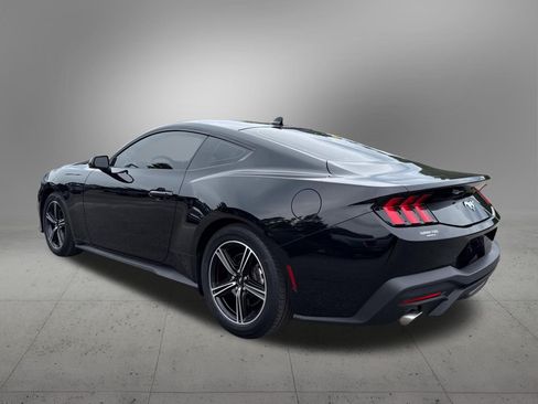 Used 2025 Ford Mustang Coupe RWD image 3