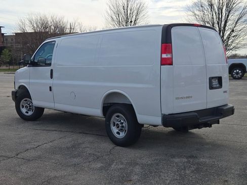 New 2026 GMC Savana 2500 image 18