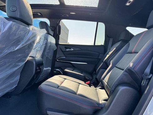 New 2026 Chevrolet Traverse RS FWD image 7