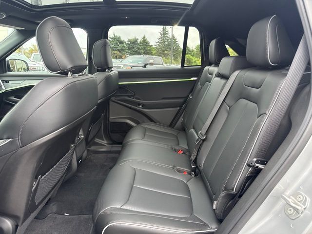 Used 2025 Jeep Wagoneer S Limited AWD/4WD image 17