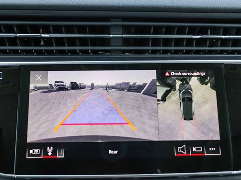 Used 2022 Audi Q8 Premium Plus image 35