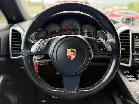Used 2014 Porsche Cayenne Platinum Edition AWD/4WD image 25