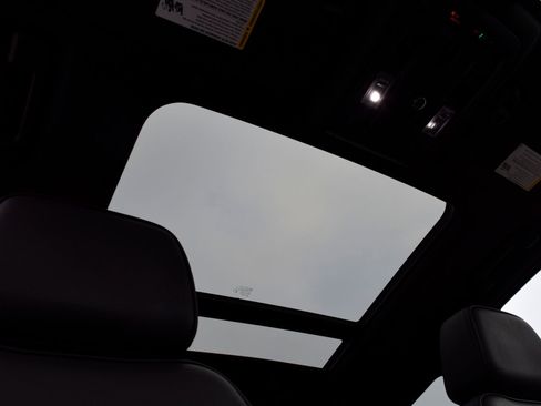 Used 2024 GMC Yukon XL Denali RWD image 26