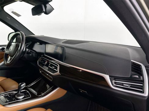 Used 2021 BMW X5 xDrive40i w/ Premium Package image 27