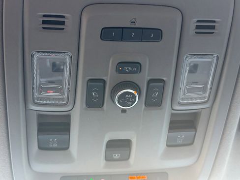 Used 2024 Cadillac Escalade Sport Platinum w/ LPO, Floor Liner Package AWD/4WD image 30