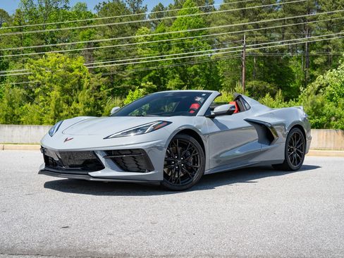 Used 2024 Chevrolet Corvette Stingray Premium Conv w/ Z51 Performance Package RWD image 3