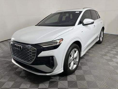 Certified 2024 Audi Q4 e-tron Prestige image 4