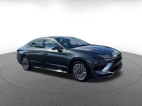 Used 2025 Hyundai Sonata SEL image 2