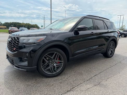 Used 2025 Ford Explorer ST w/ Sun And Sound Package AWD/4WD image 4