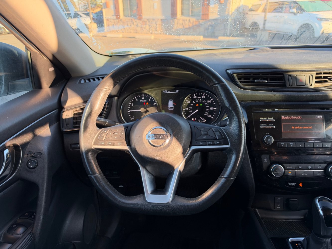 Used 2017 Nissan Rogue SV AWD/4WD image 13