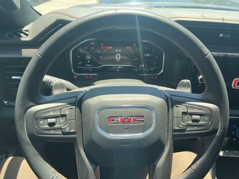 Used 2025 GMC Sierra 1500 AT4 w/ AT4 Premium Package AWD/4WD image 13