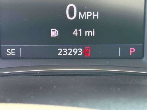 Used 2023 Chevrolet Traverse LT FWD image 26