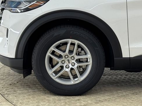 New 2026 Ford Explorer Active w/ Active Comfort Package image 12