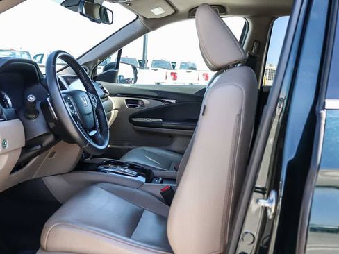 Used 2017 Honda Pilot Touring image 18
