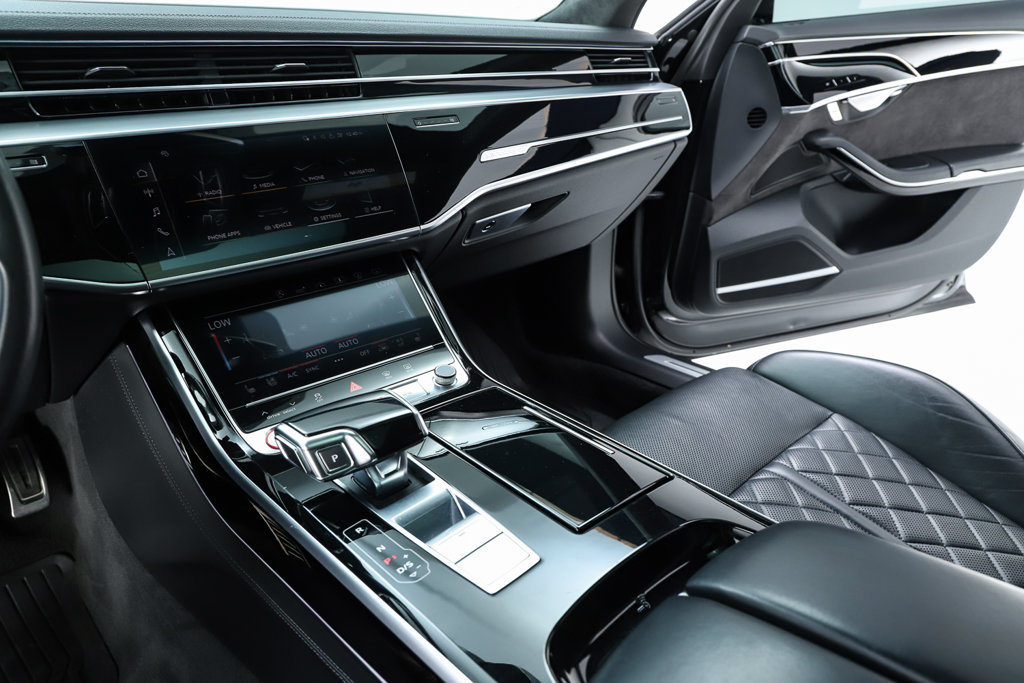 Used 2020 Audi S8 L w/ S8 Executive Package AWD/4WD image 27