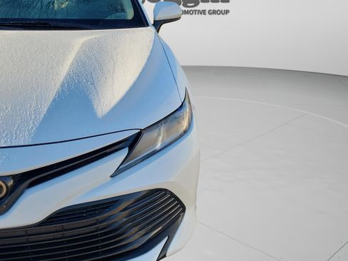 Used 2019 Toyota Camry LE image 11
