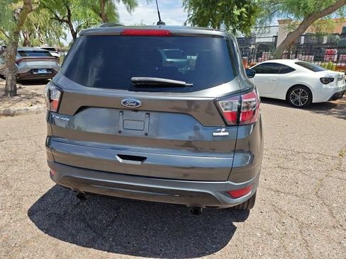 Used 2017 Ford Escape SE w/ SE Sport Appearance Package FWD image 13