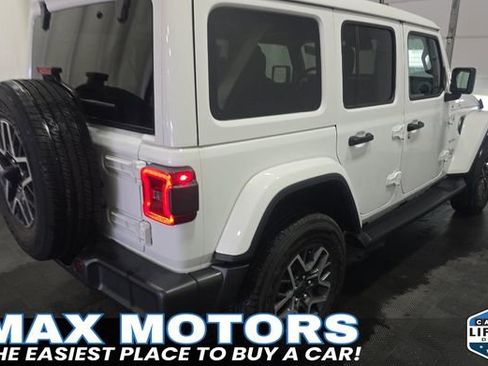 Used 2024 Jeep Wrangler Unlimited Sahara AWD/4WD image 5