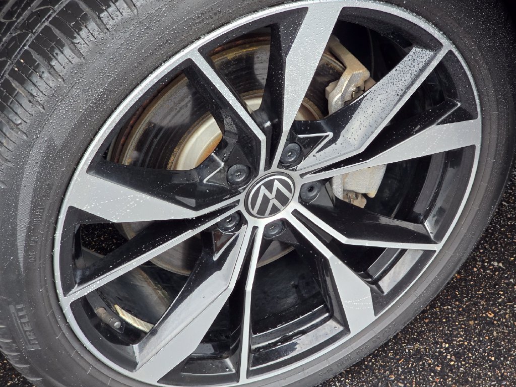 Used 2024 Volkswagen Tiguan SEL R-Line AWD/4WD image 19