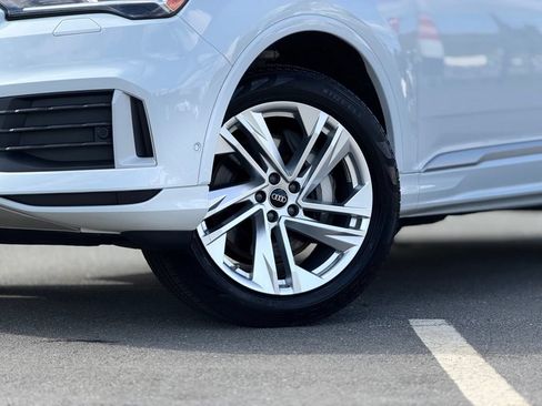 Used 2023 Audi Q7 2.0T Premium Plus w/ Premium Plus Package AWD/4WD image 2