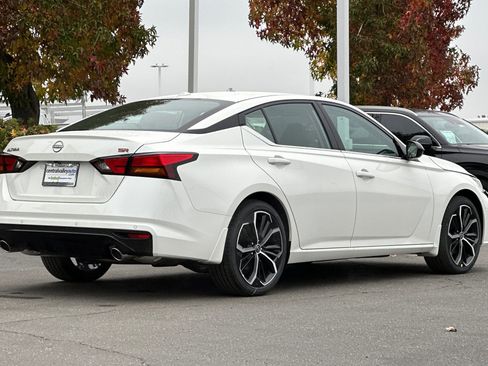 New 2025 Nissan Altima 2.5 SR image 4