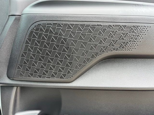 New 2026 Kia Carnival SX w/ SX Dark Edition Package FWD image 26