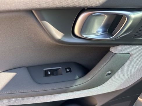 Used 2024 Polestar Polestar 2 image 27