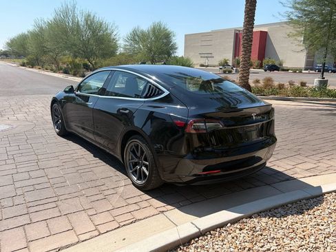 Used 2018 Tesla Model 3 Long Range RWD image 4