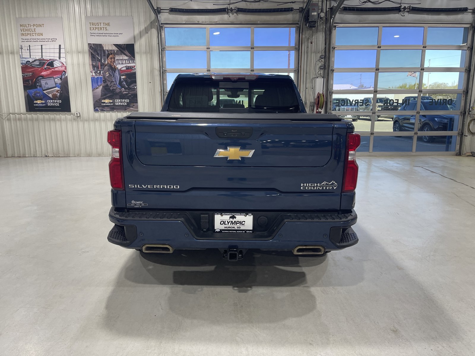 Used 2021 Chevrolet Silverado 1500 High Country w/ Technology Package AWD/4WD image 7